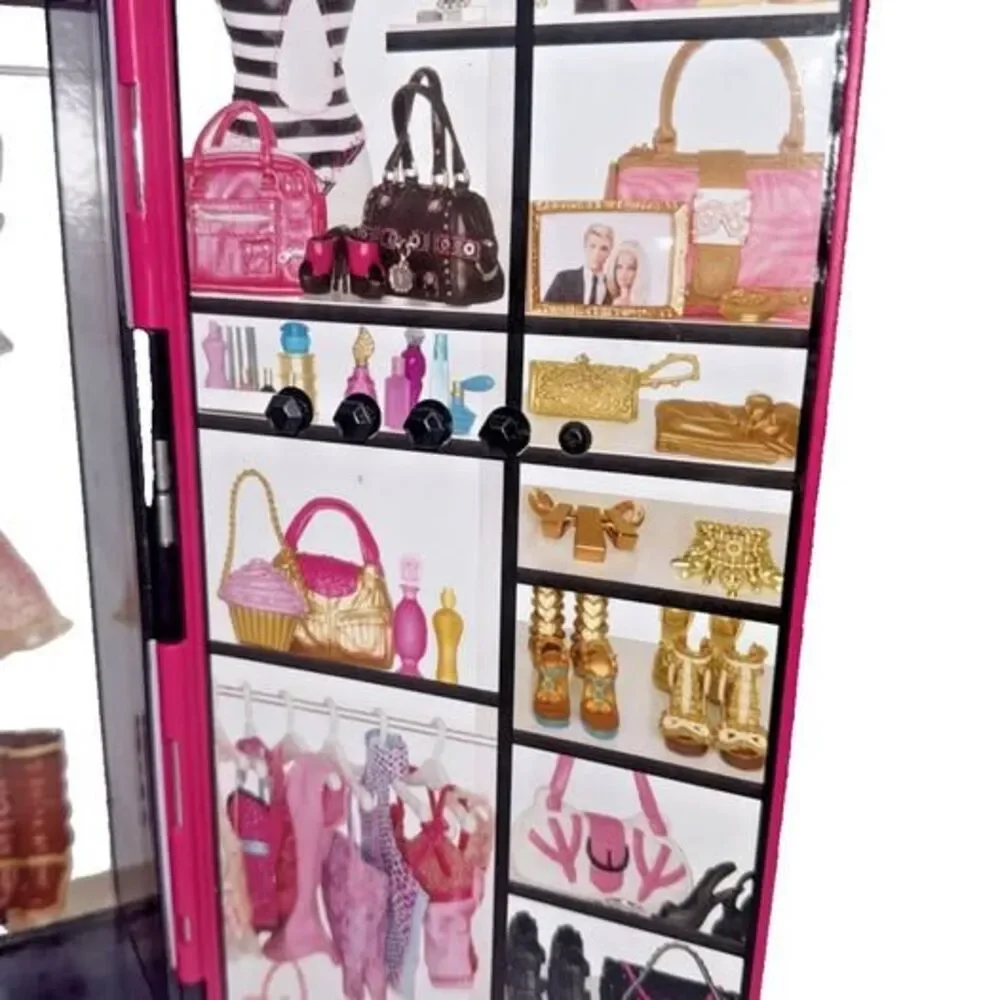Barbie Fashionista Ultimate PINK Closet Portable Wardrobe ~ inc. clothing/acc.